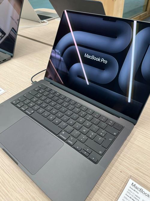 16 岁 macbookpro 日本携手仙踪林推出限定周边