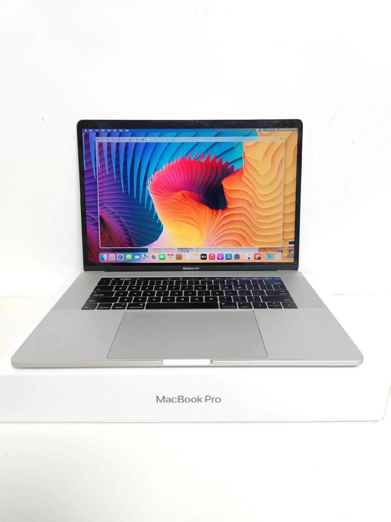 日本 16 岁 MacBookPro 是一款轻薄便携的笔记本电脑